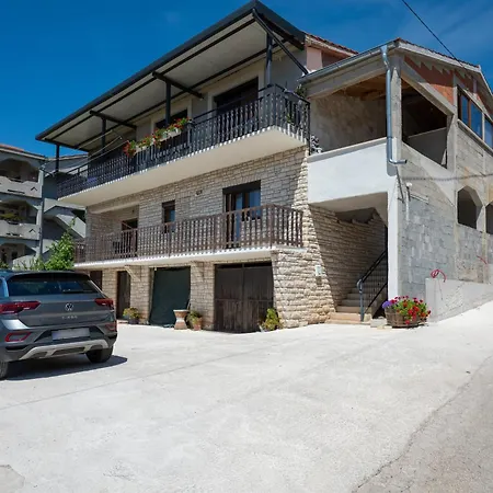 דירה With Parking Space - 25505 זאדאר