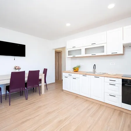 With Parking Space - 25505 דירה זאדאר