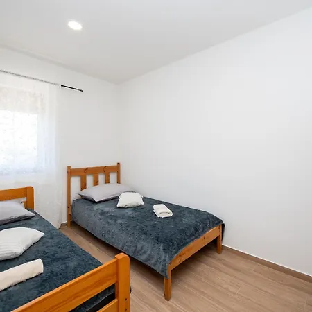 דירה With Parking Space - 25505 זאדאר