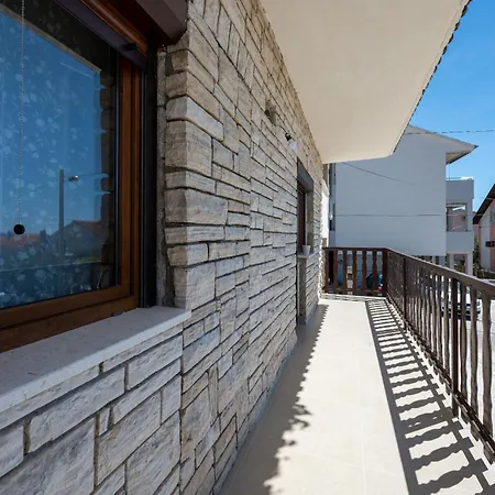 With Parking Space - 25505 זאדאר